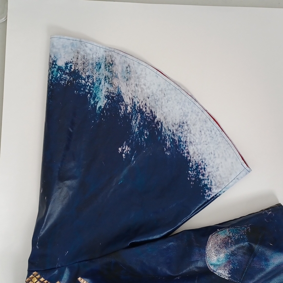 ✨3/$25✨Disney Decendants Youth Raincoat - L (10/12) - Picture 7 of 9